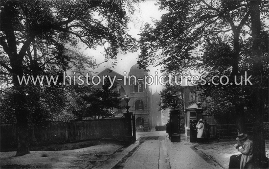 Entrance to Whipps Cross Hospital, Leytonstone, London. c.1916